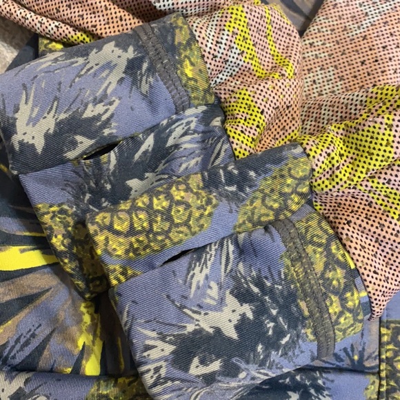 Maaji zip up workout running light jacket - Picture 2 of 7